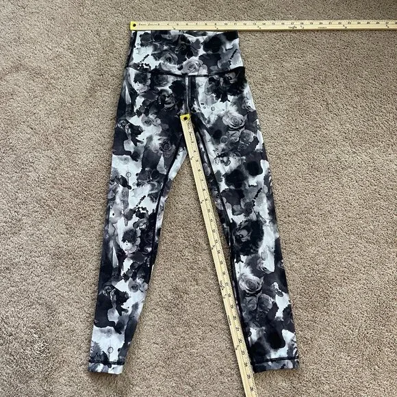 Lululemon Womens Black/White Watercolor Marble Legging Workout Size 4 Athleisure - Picture 2 of 5